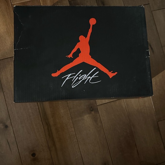 Jordan Fire Red - Picture 4 of 5